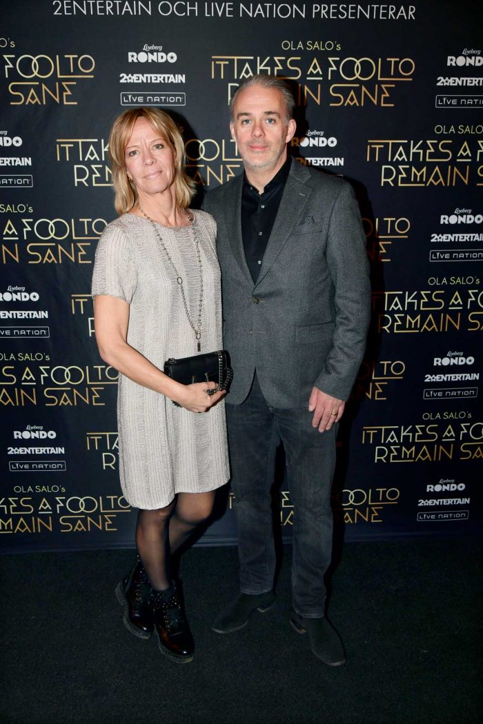 Stjärnkocken Stefan Karlsson i minglet med fru Ingela.