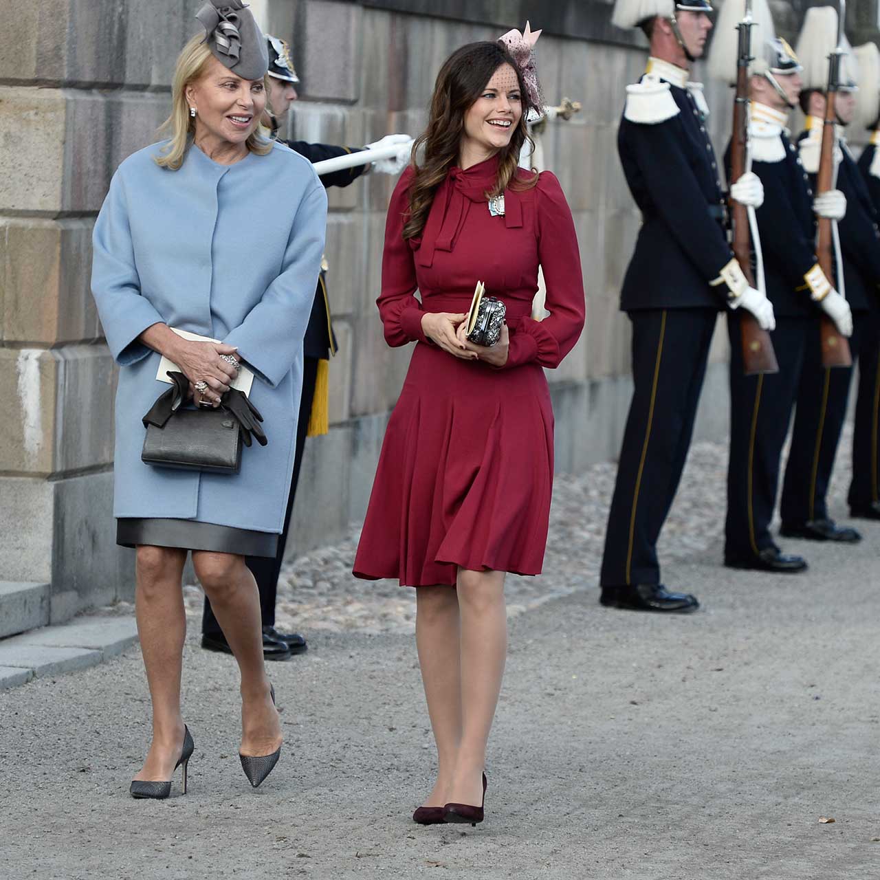 Eva O'Neill i hatt från Philip Tracey.