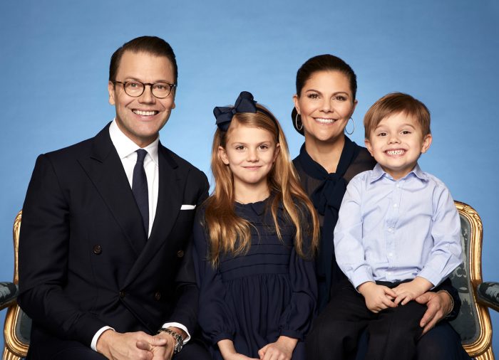 Prins Oscars glädje och skratt är så härlig på nya bilden!