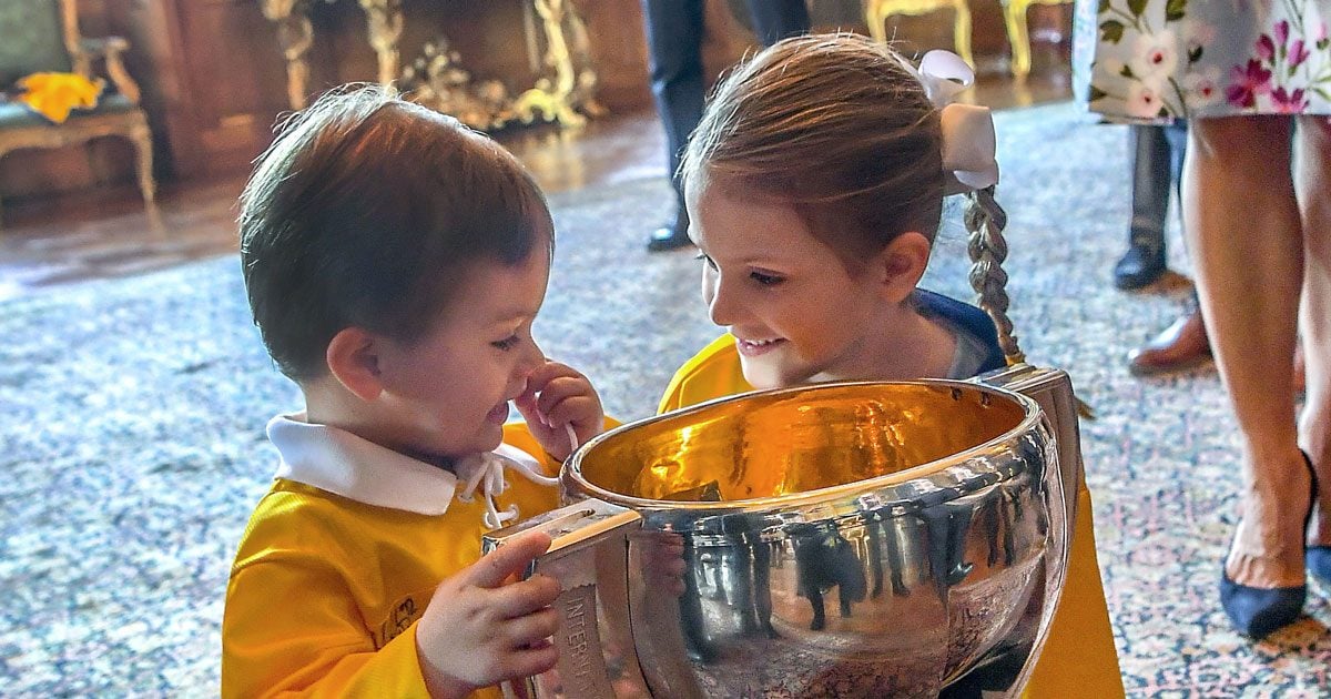 Kungahuset hyllar guld stina Kungahuset hyllar guld stina
