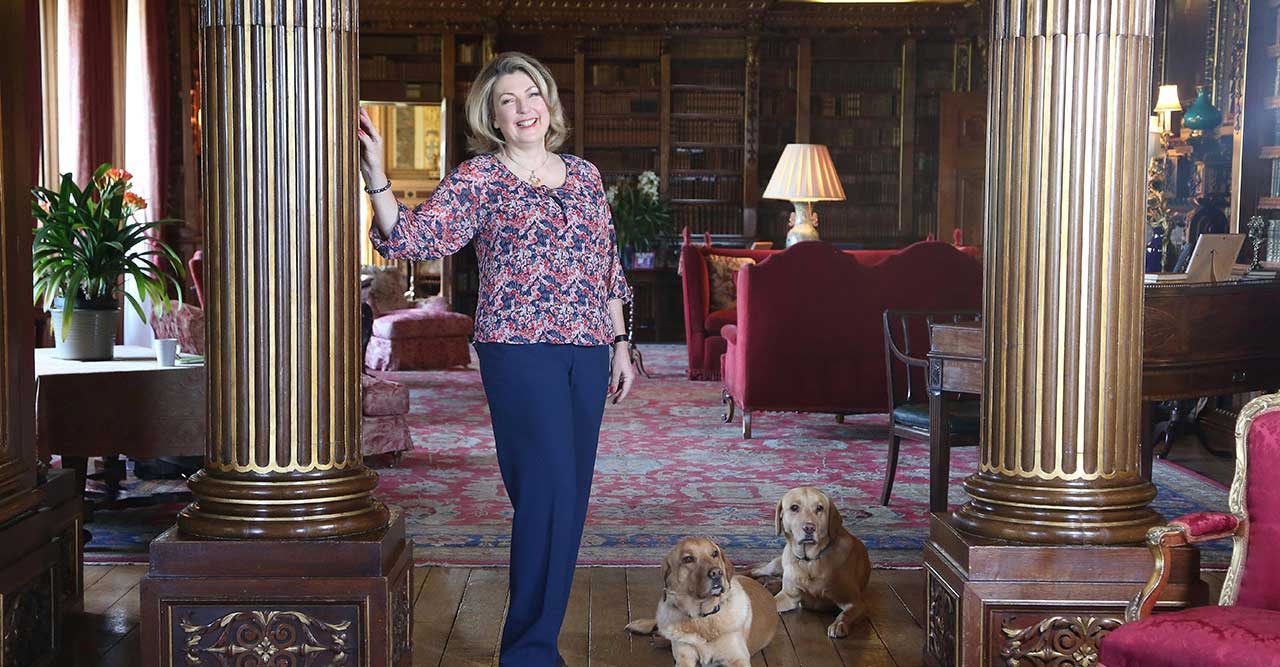 Bakom kulisserna! Så inreder man ett slott