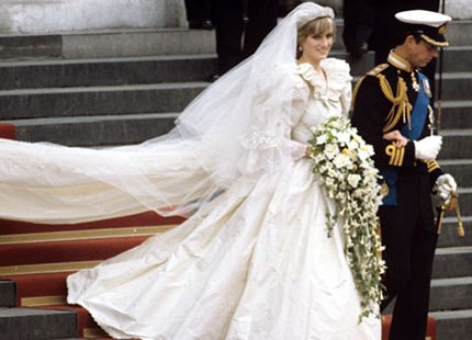 Prinsessan Dianas klänningar på auktion!